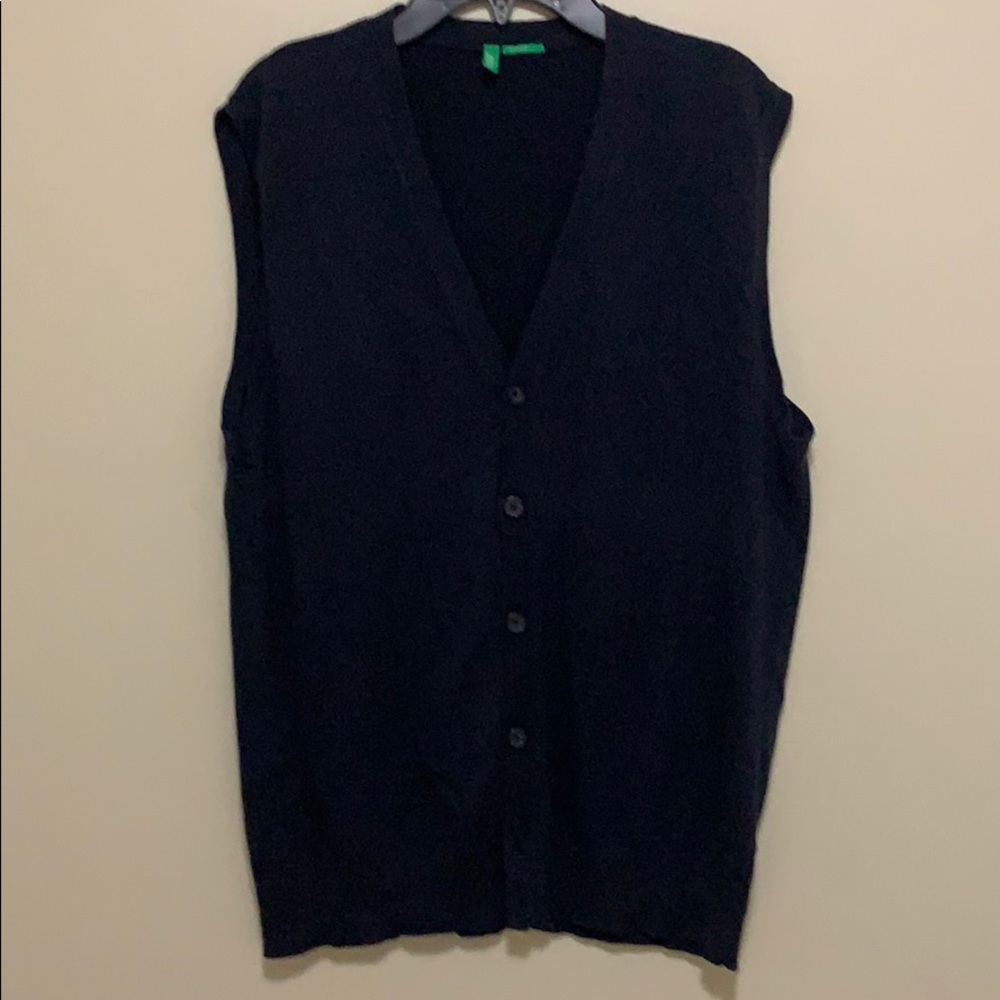 2 Benetton lightweight sweater vests